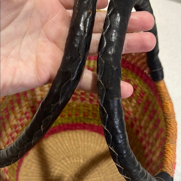 African woven foraging/harvest basket - Picture 6 of 6